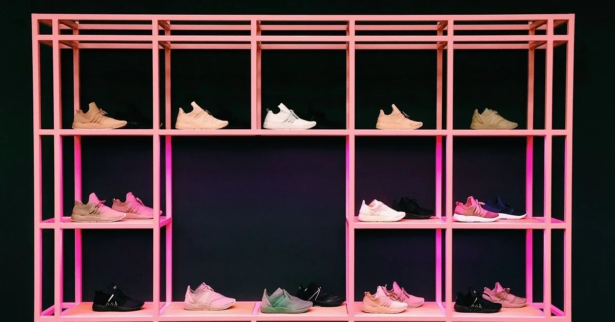 Paio di sneaker in pelle bianca